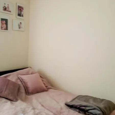 3 Bedroom Amazing In Parzensko Dom wakacyjny