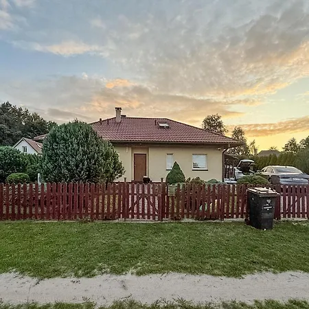 Dom wakacyjny 3 Bedroom Amazing In Parzensko