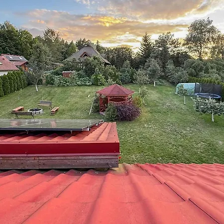 度假居 3 Bedroom Amazing In Parzensko