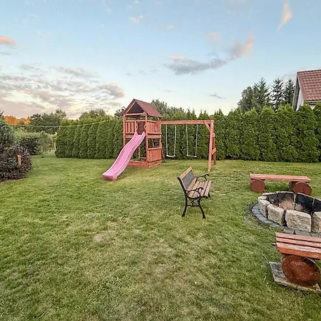 Dom wakacyjny 3 Bedroom Amazing In Parzensko Nowogrodek Pomorski